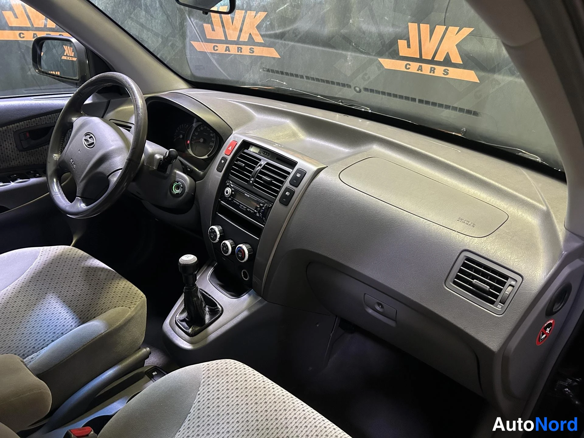 Black Hyundai Tucson 2006, cockpit, photo 6