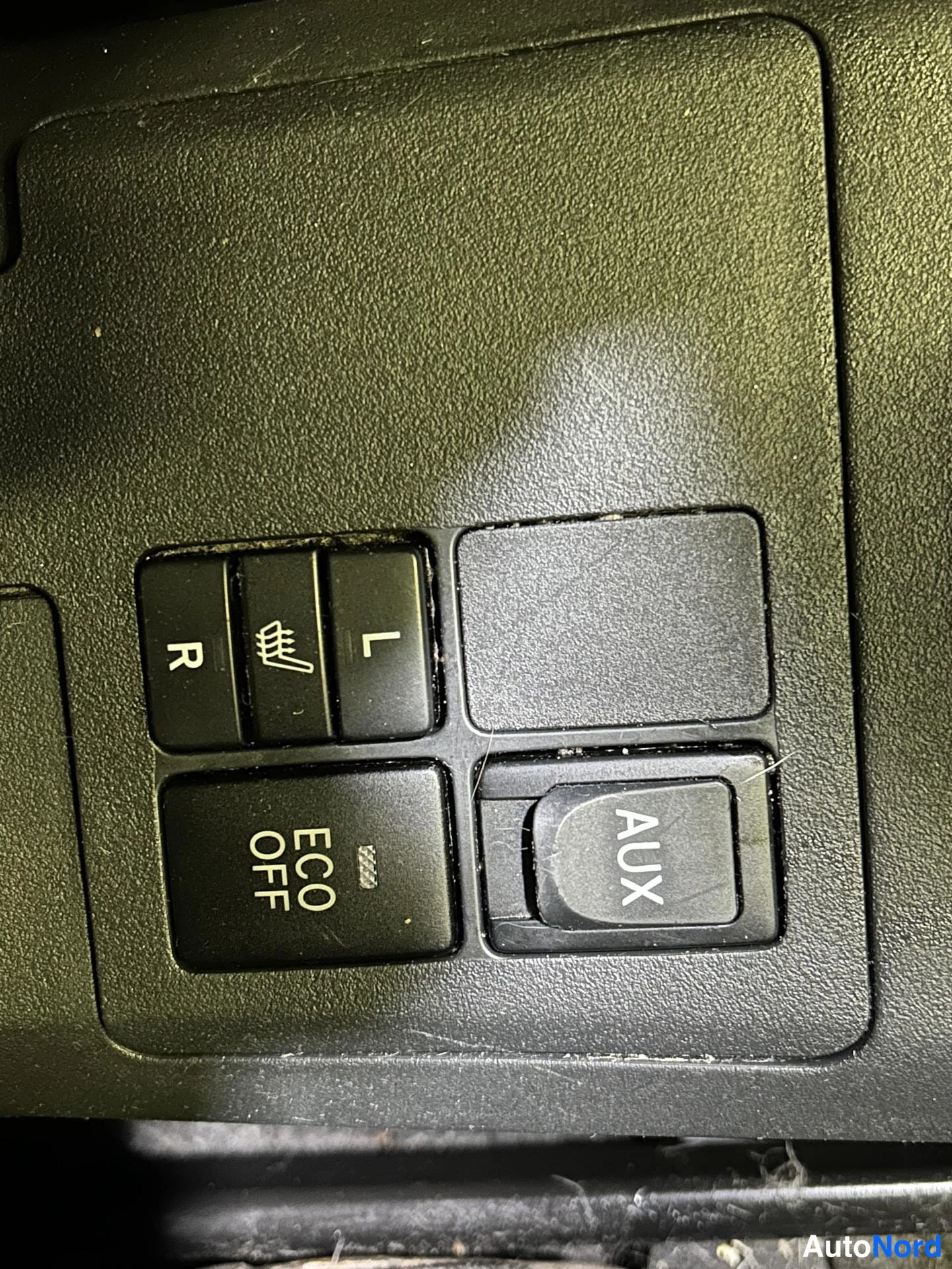 Silver Toyota Yaris 2010, detail, photo 17