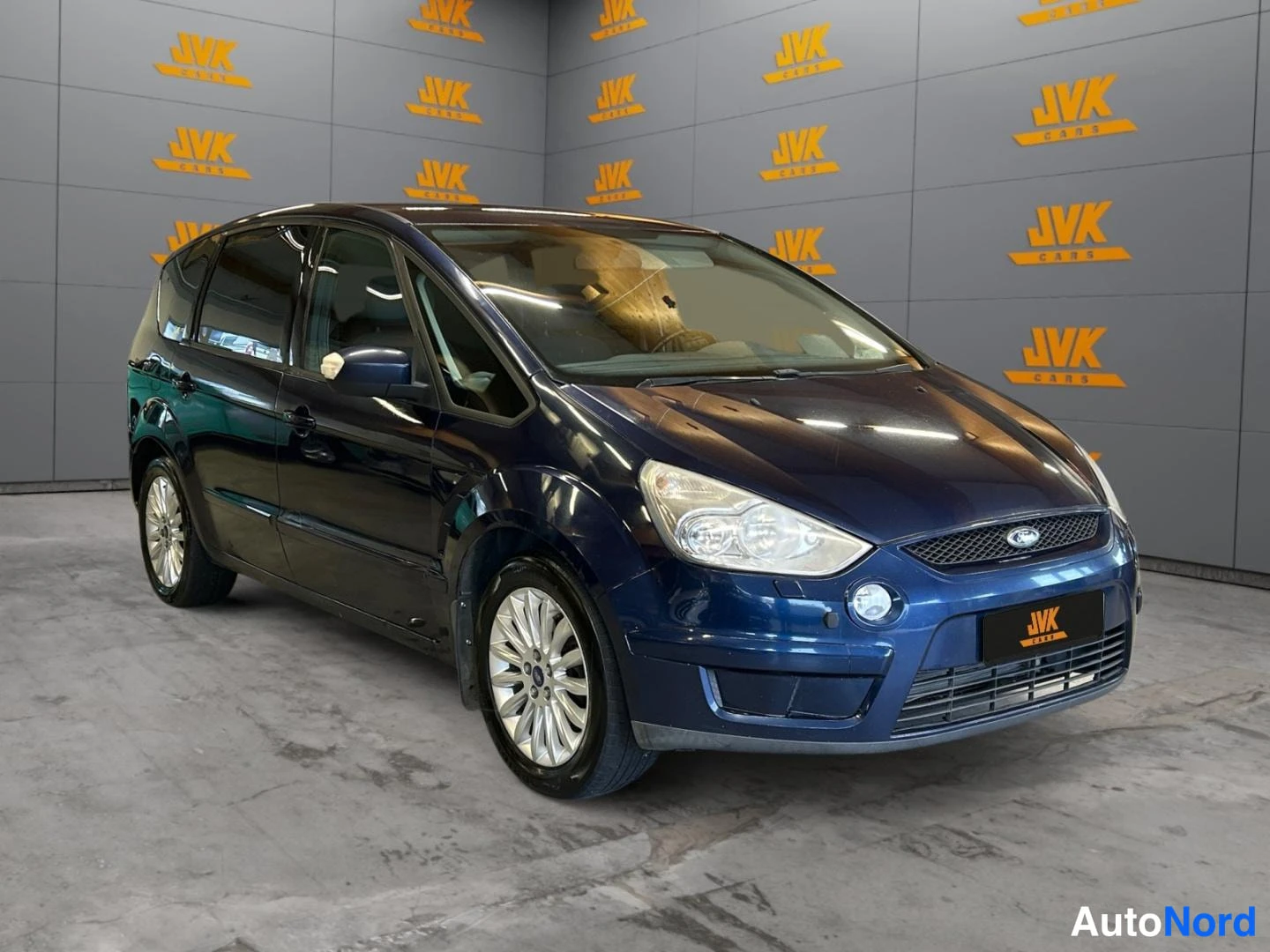 Blue Ford S-MAX 2007, front three-quarter, nose to the right, photo 2