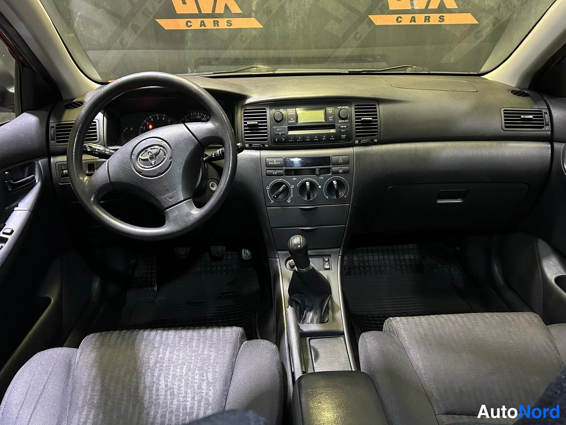 Red Toyota Corolla 2002, cockpit, photo 6
