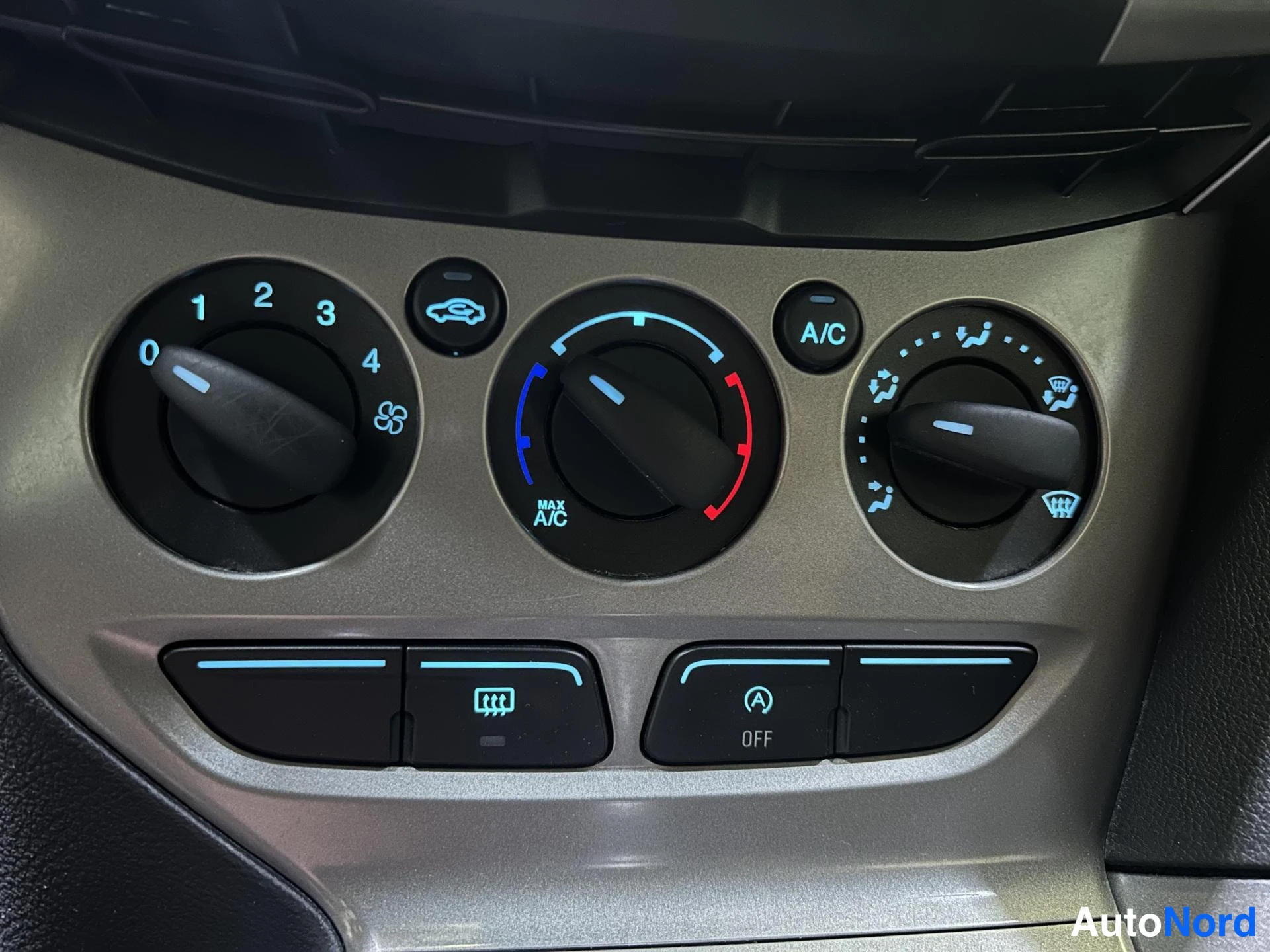 Grey Ford Focus 2012, detail, photo 15