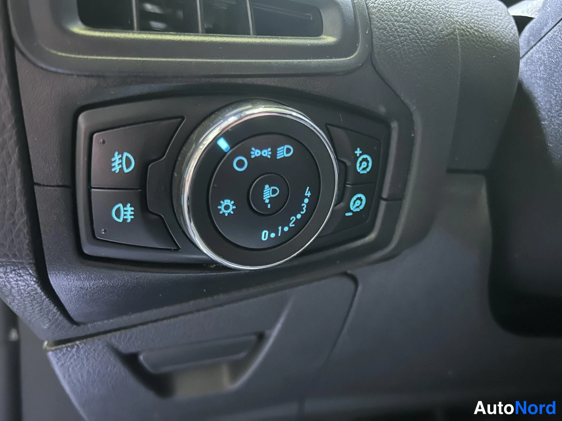 Grey Ford Focus 2012, detail, photo 19