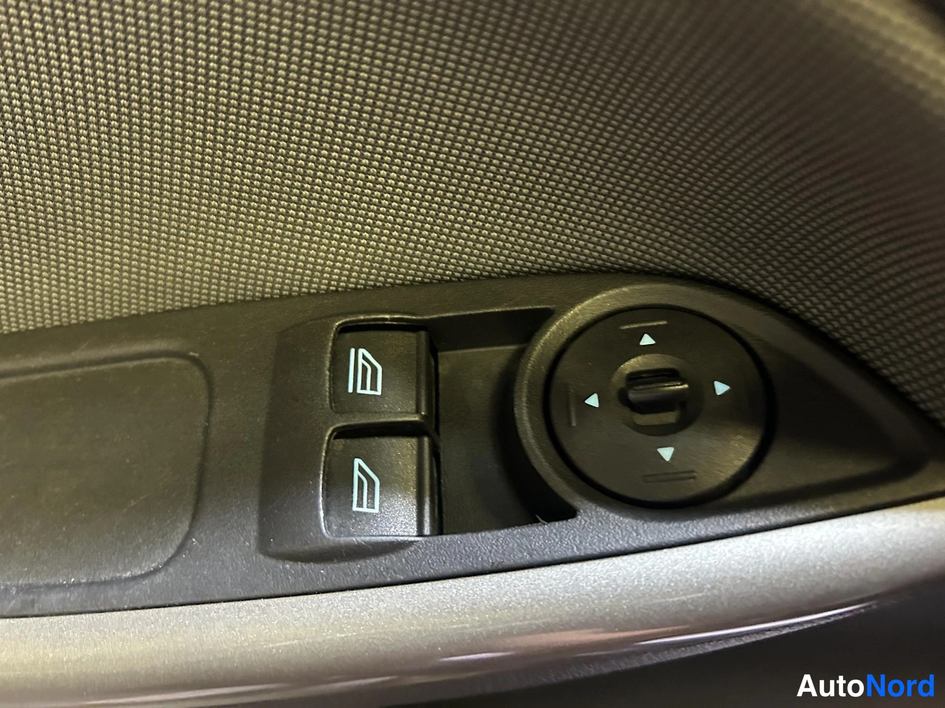 Grey Ford Focus 2012, detail, photo 17