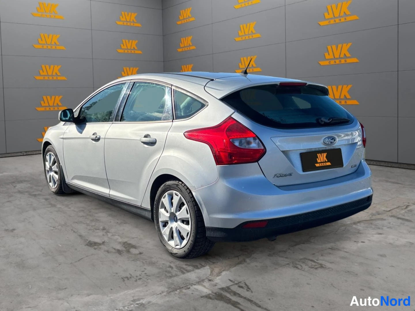 Grey Ford Focus 2012, rear three-quarter, photo 6