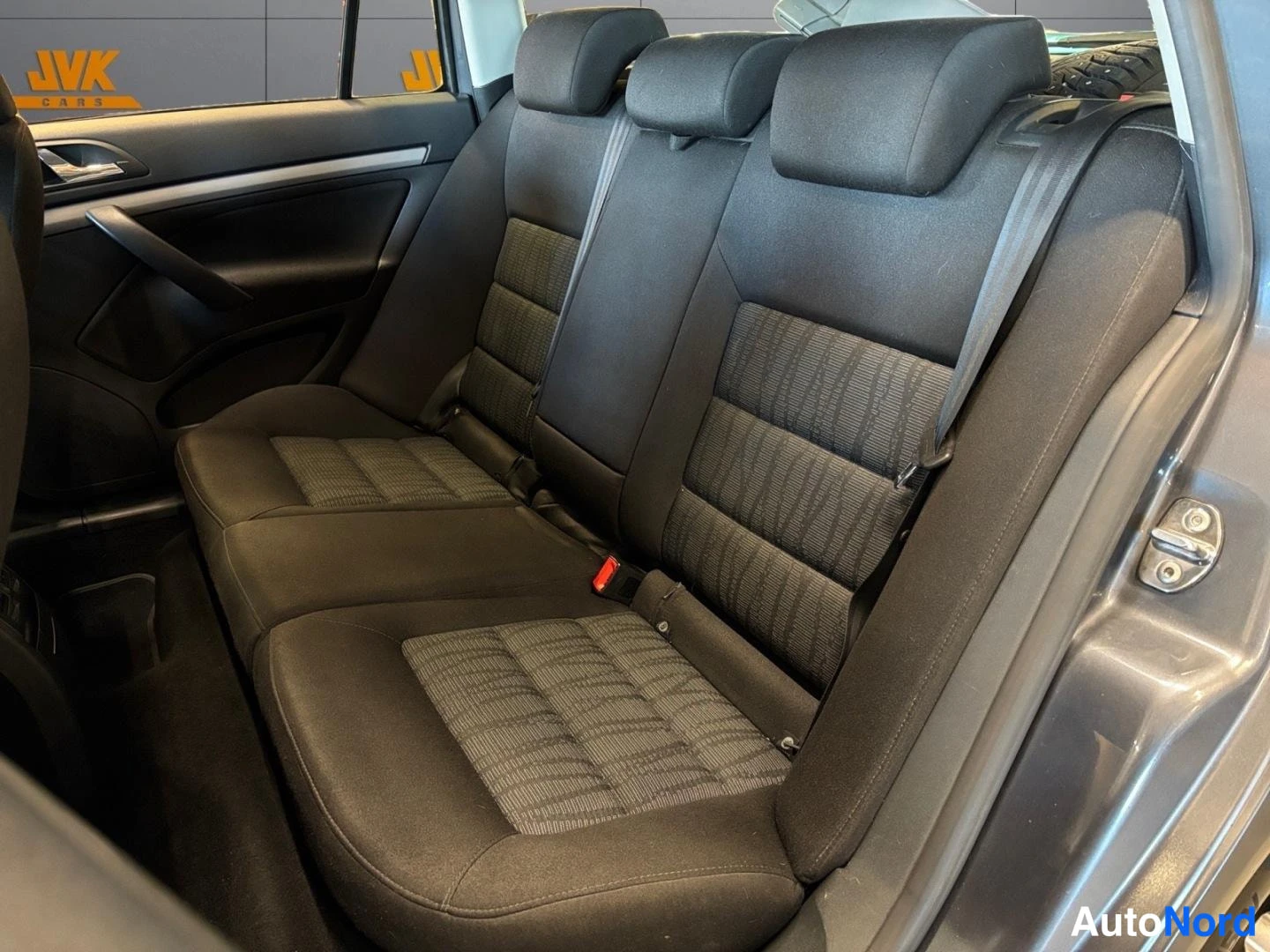 Grey Skoda Octavia 2011, rear seats, photo 11