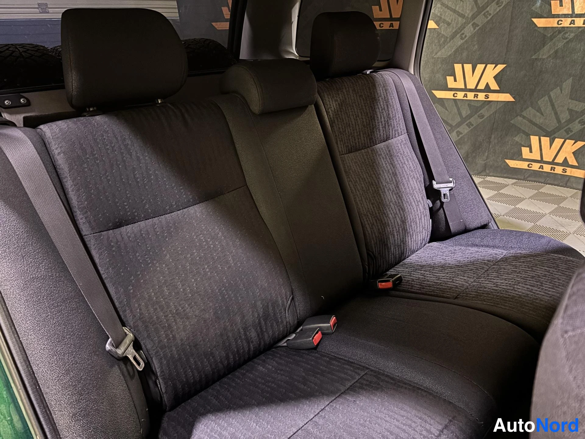 Green Toyota Corolla 2002, rear seats, photo 9
