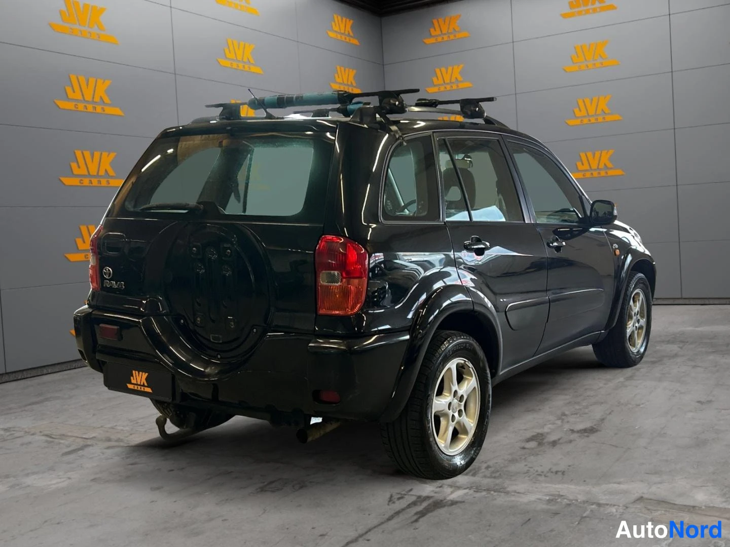Black Toyota RAV4 2003, rear three-quarter, photo 5