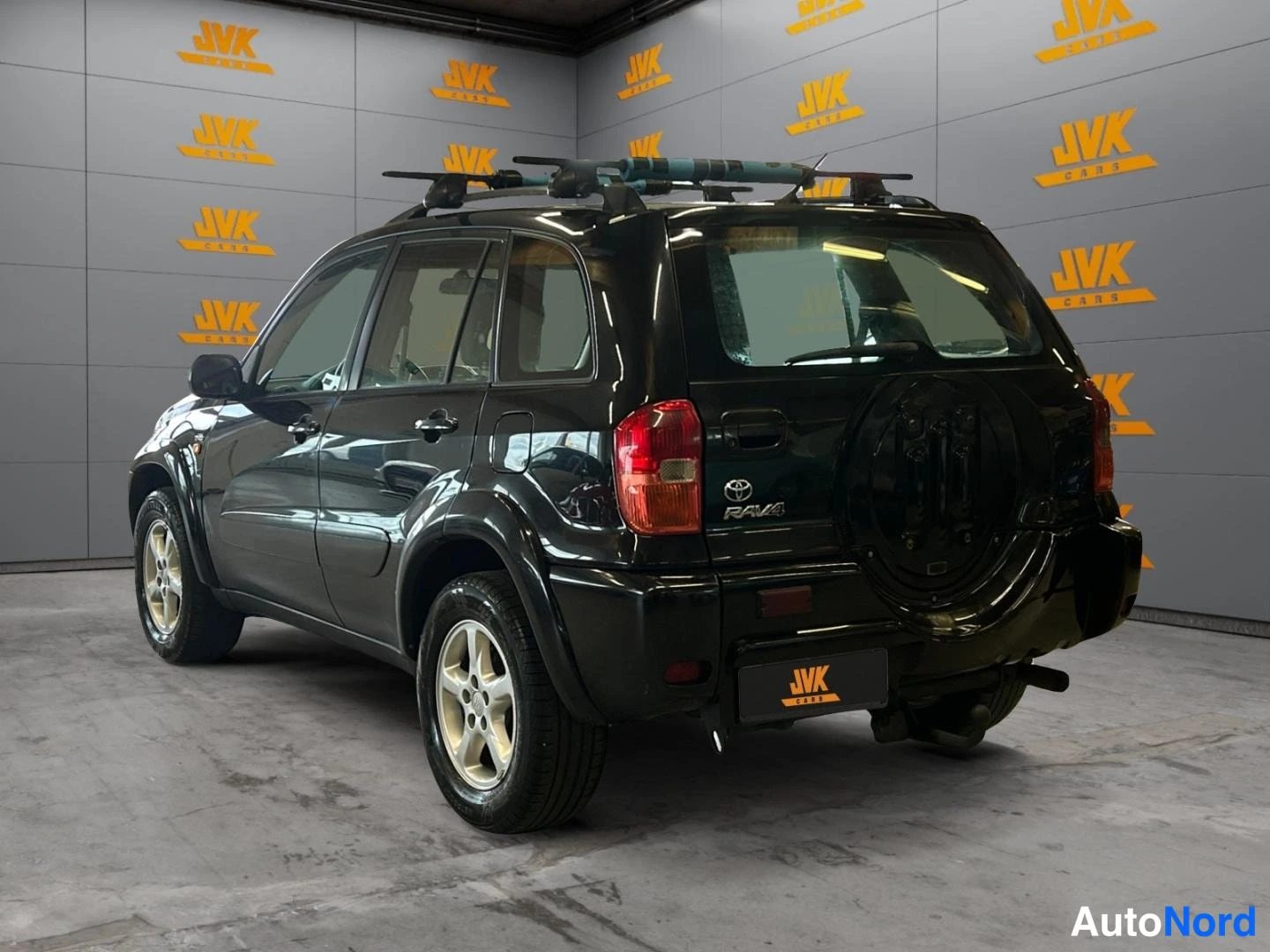 Black Toyota RAV4 2003, rear three-quarter, photo 6
