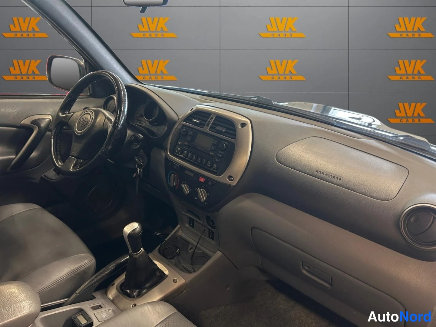 Black Toyota RAV4 2003, cockpit, photo 9