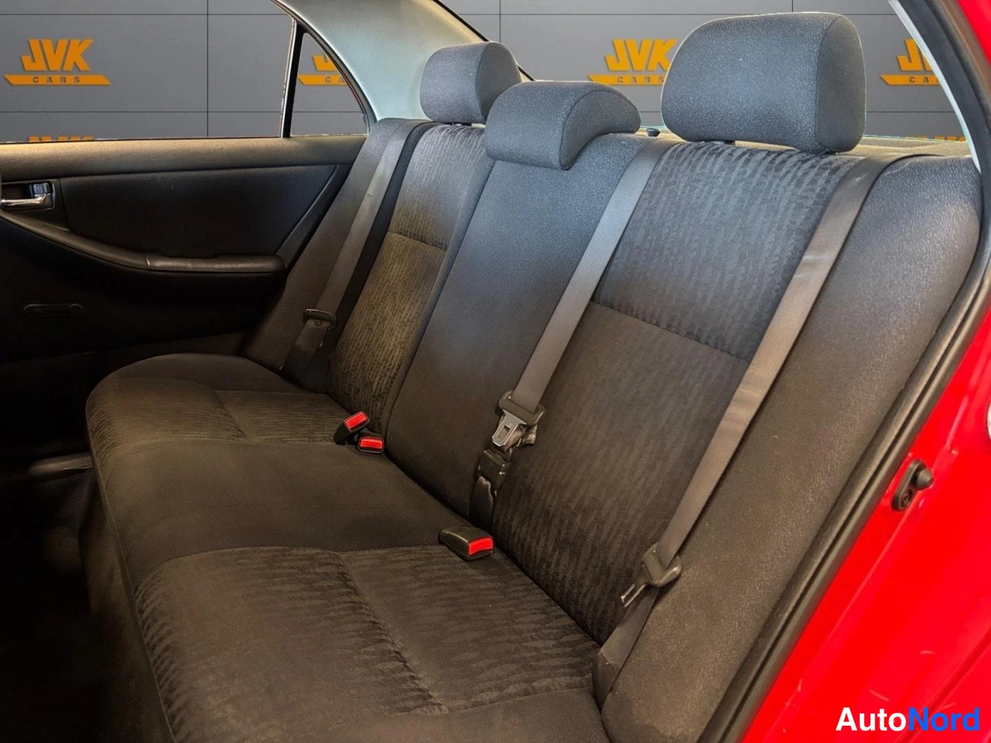Red Toyota Corolla 2003, rear seats, photo 11