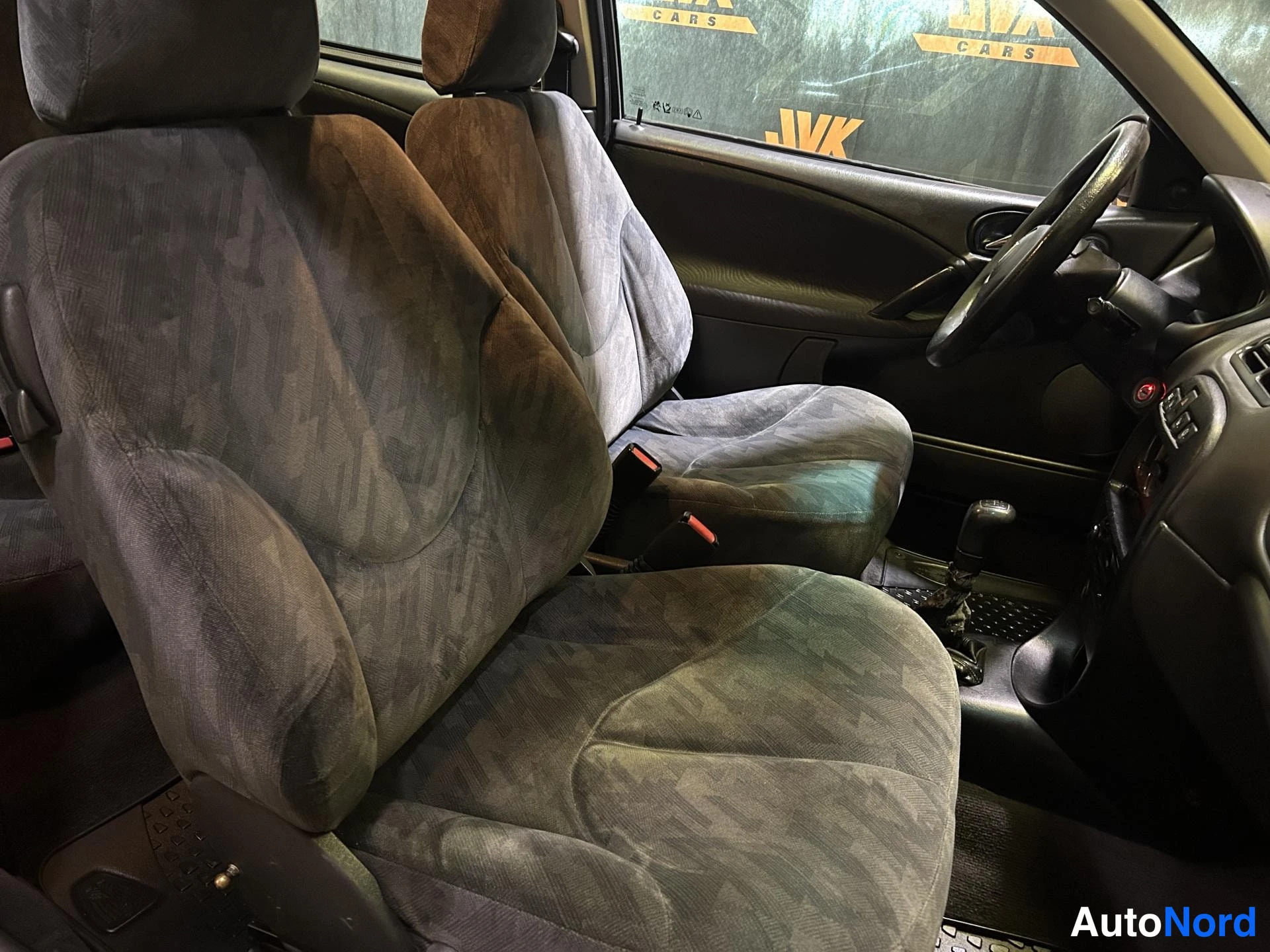 Red Rover 25 2000, front seats, photo 10