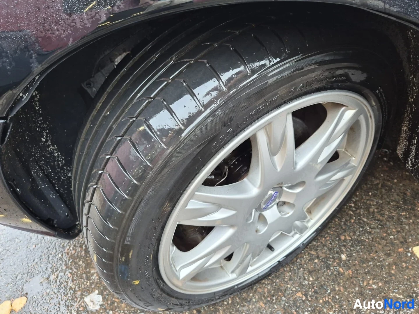Musta Volvo V70 2006, yksityiskohta, kuva 20