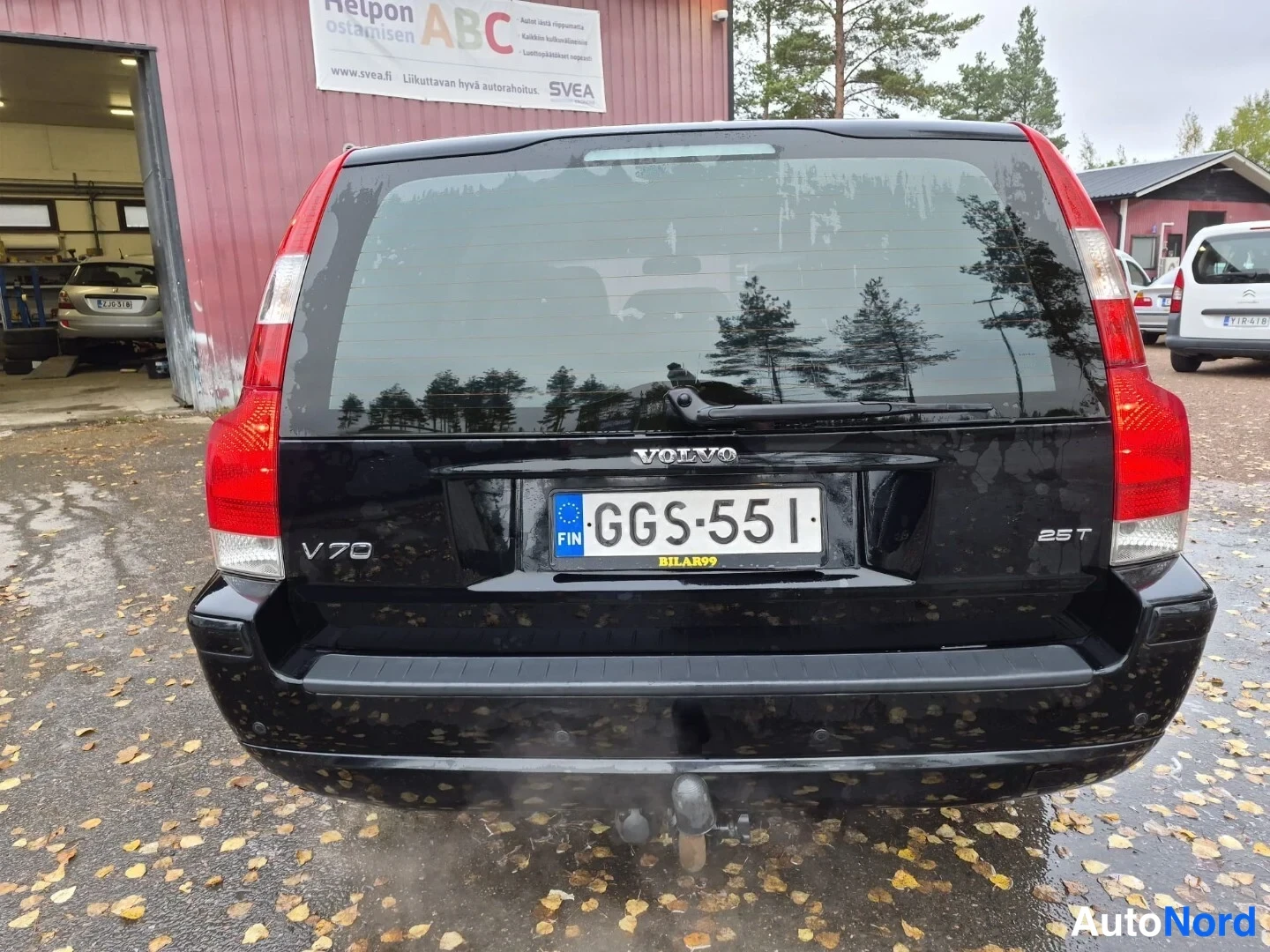 Musta Volvo V70 2006, takaa, kuva 8
