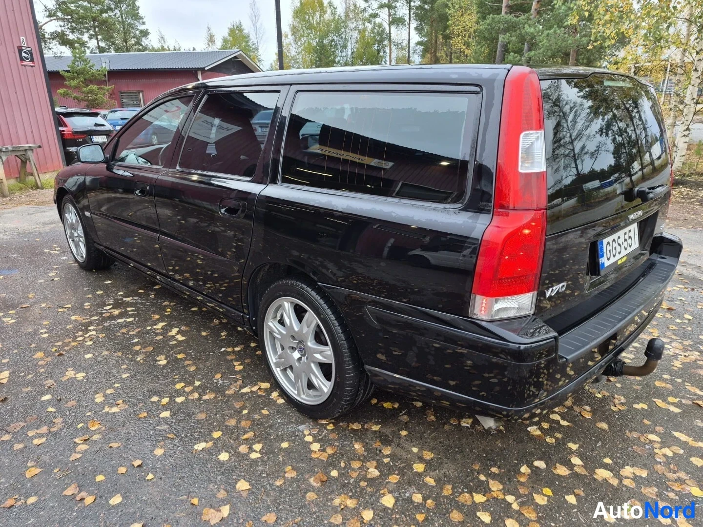 Musta Volvo V70 2006, takaviisto, kuva 7