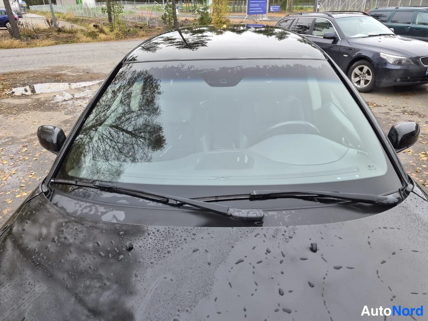 Musta Volvo V70 2006, ohjaamo, kuva 12