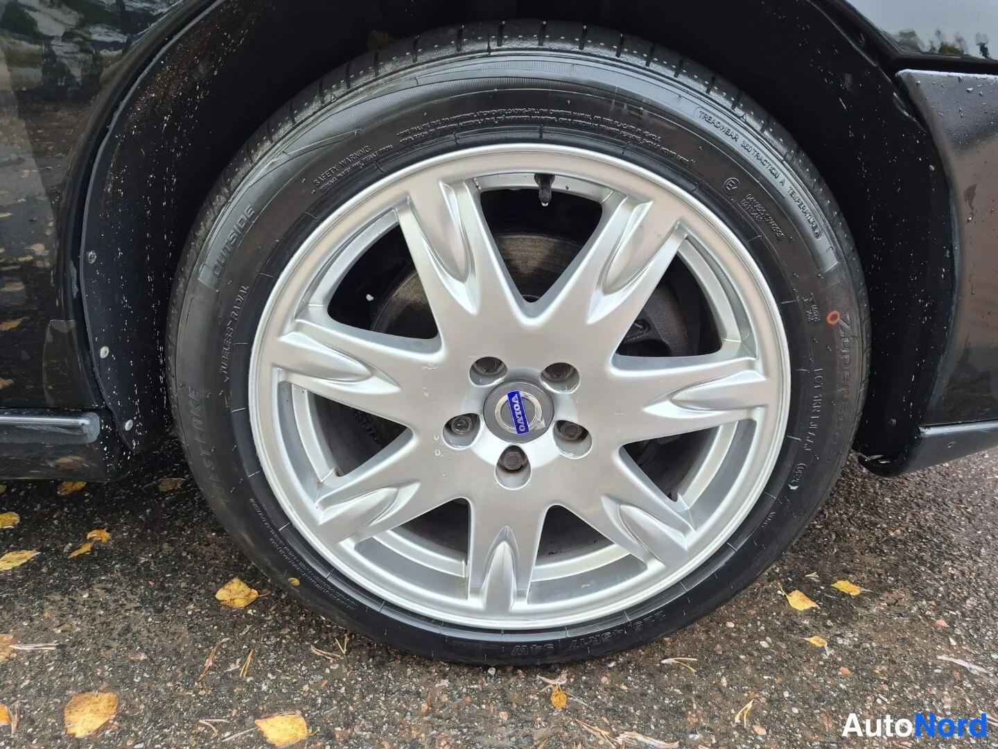 Musta Volvo V70 2006, yksityiskohta, kuva 18