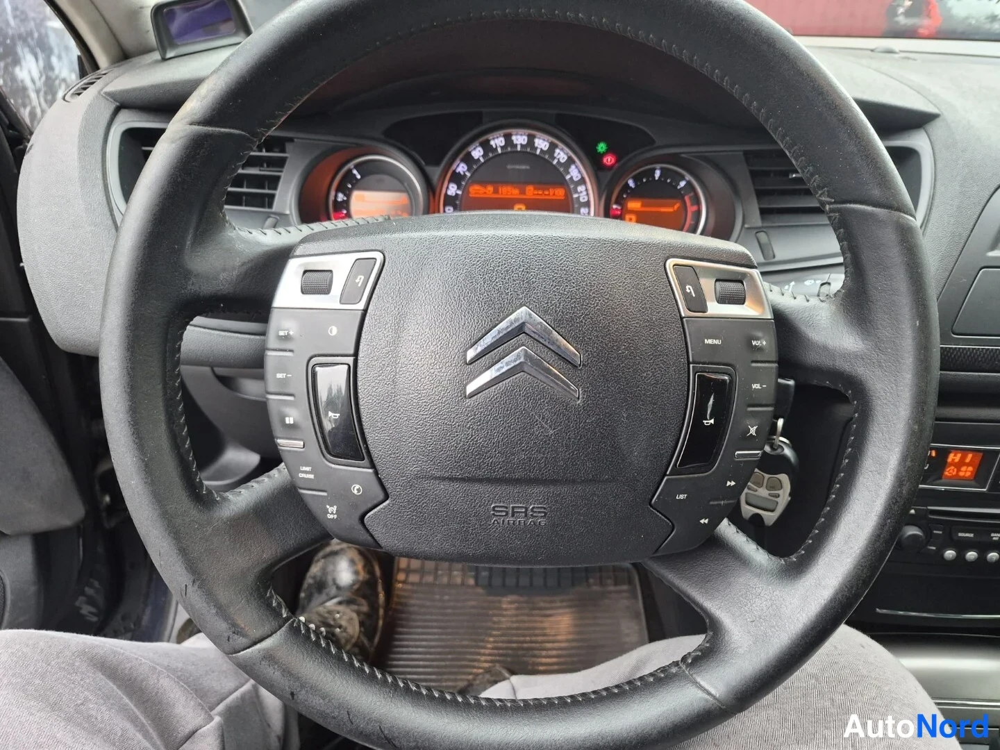 Sininen Citroen C5 2008, ohjaamo, kuva 11