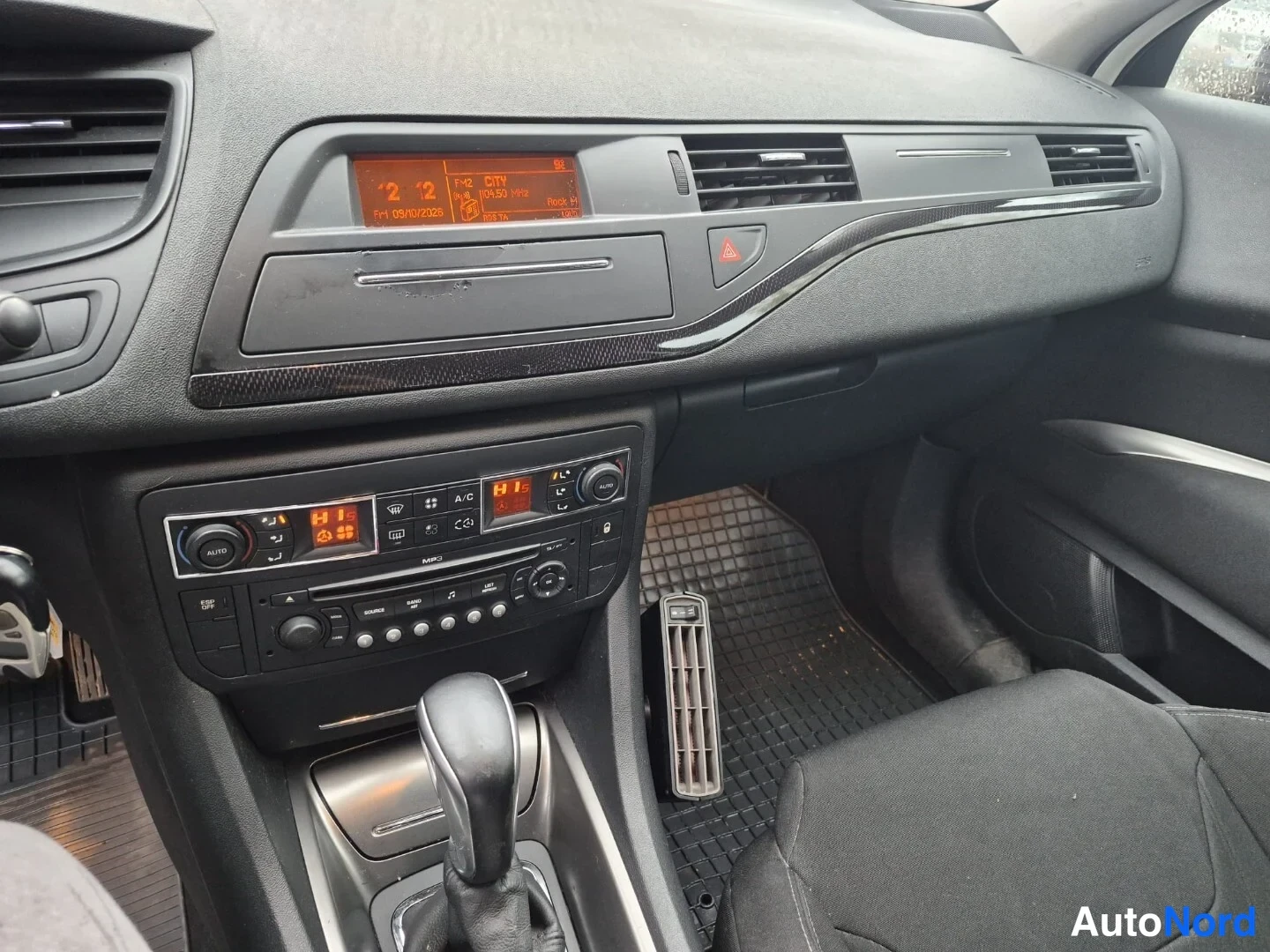 Sininen Citroen C5 2008, ohjaamo, kuva 12