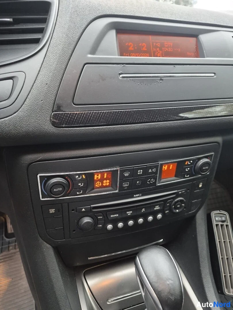 Sininen Citroen C5 2008, ohjaamo, kuva 13