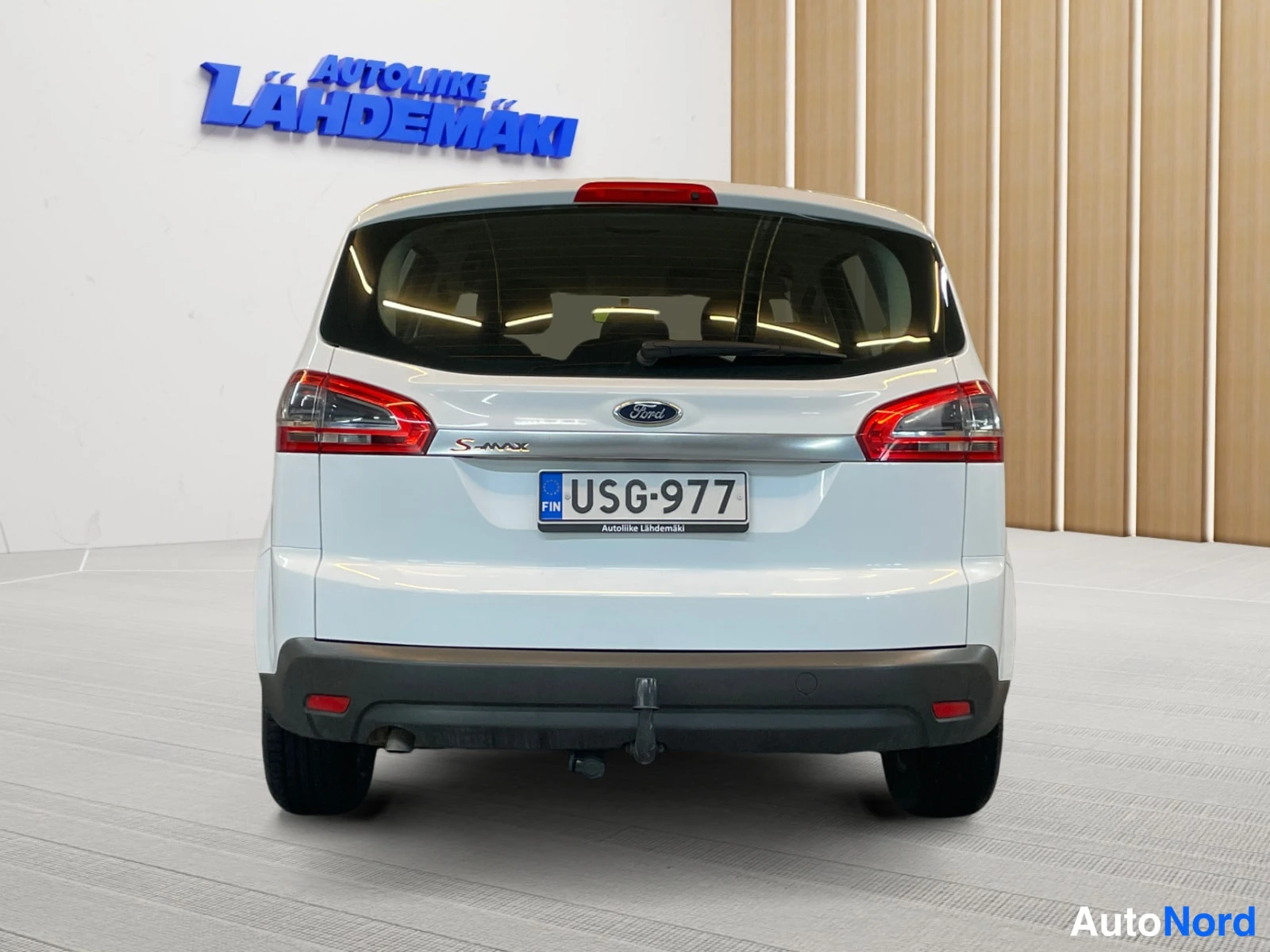 Valkoinen Ford S-Max 2012, takaa, kuva 8