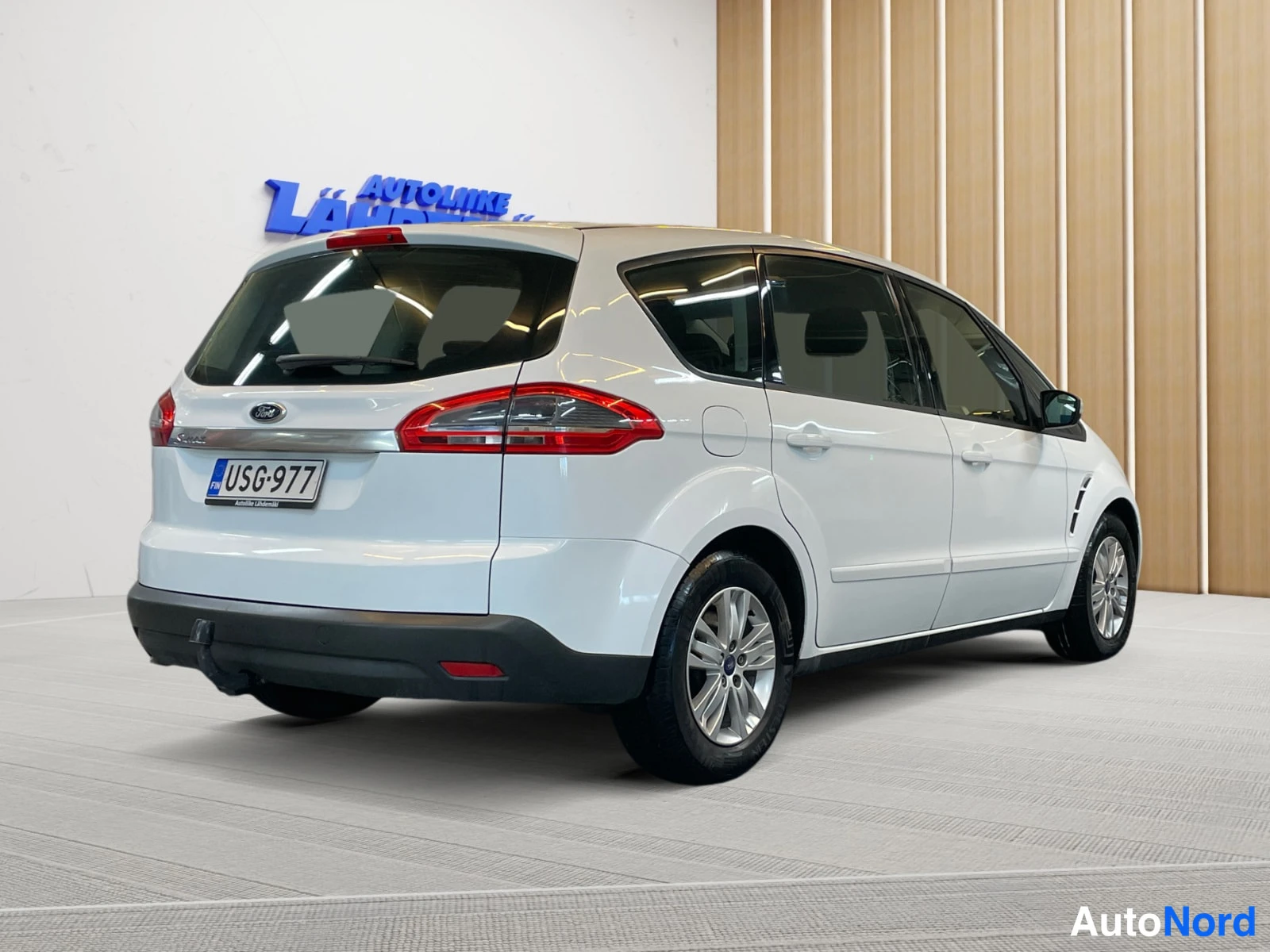 Valkoinen Ford S-Max 2012, takaviisto, kuva 7