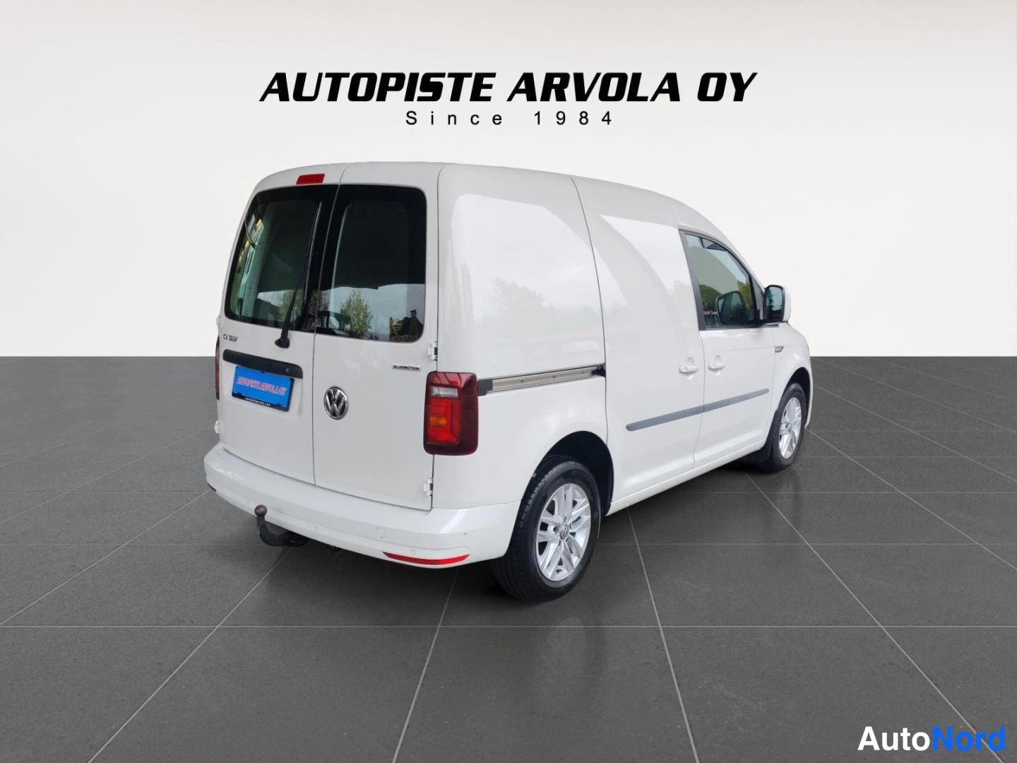 Valkoinen Volkswagen Caddy 2020, takaviisto, kuva 8