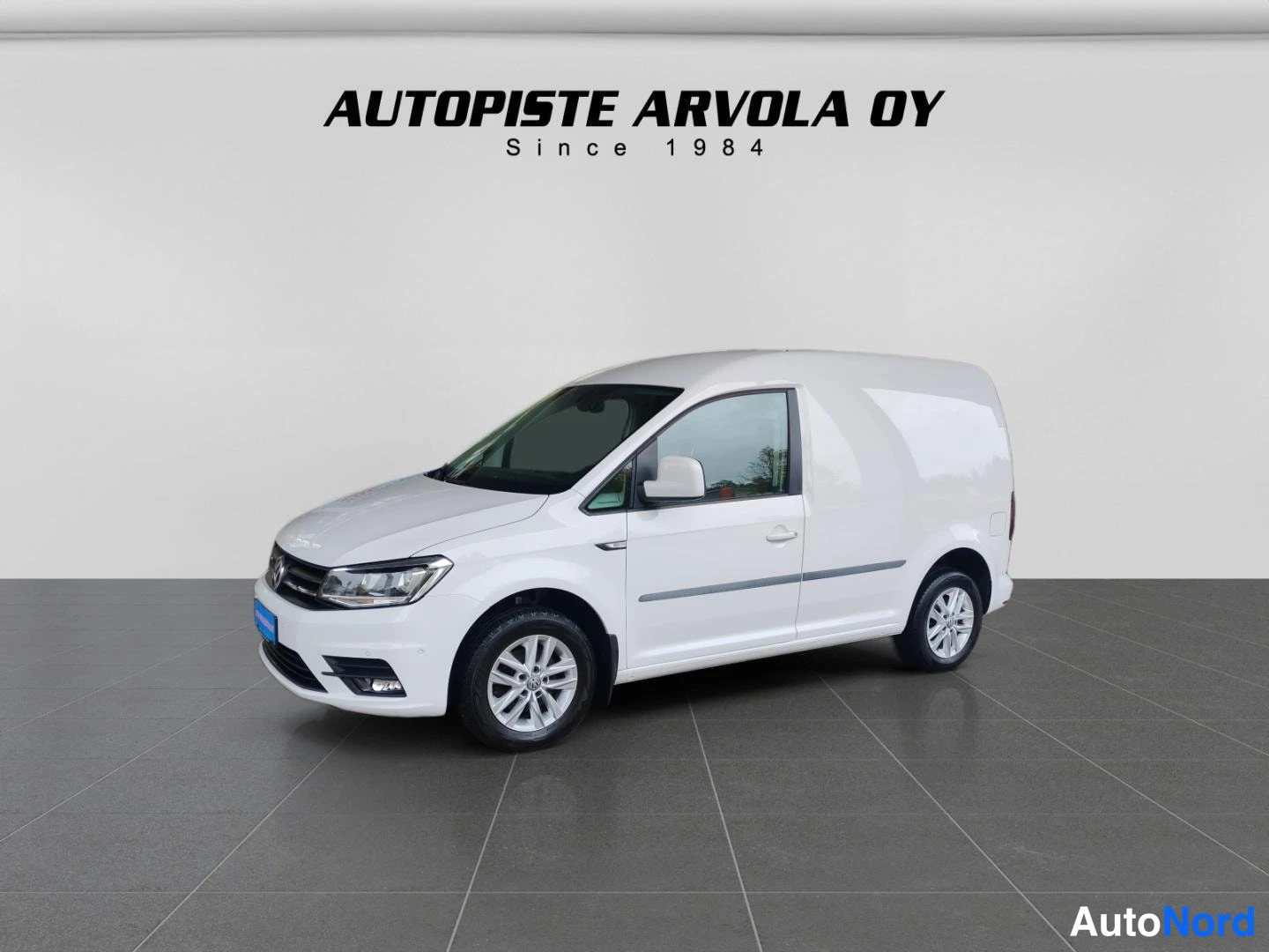 Valkoinen Volkswagen Caddy 2020, etuviisto, keula vasemmalle, kuva 2