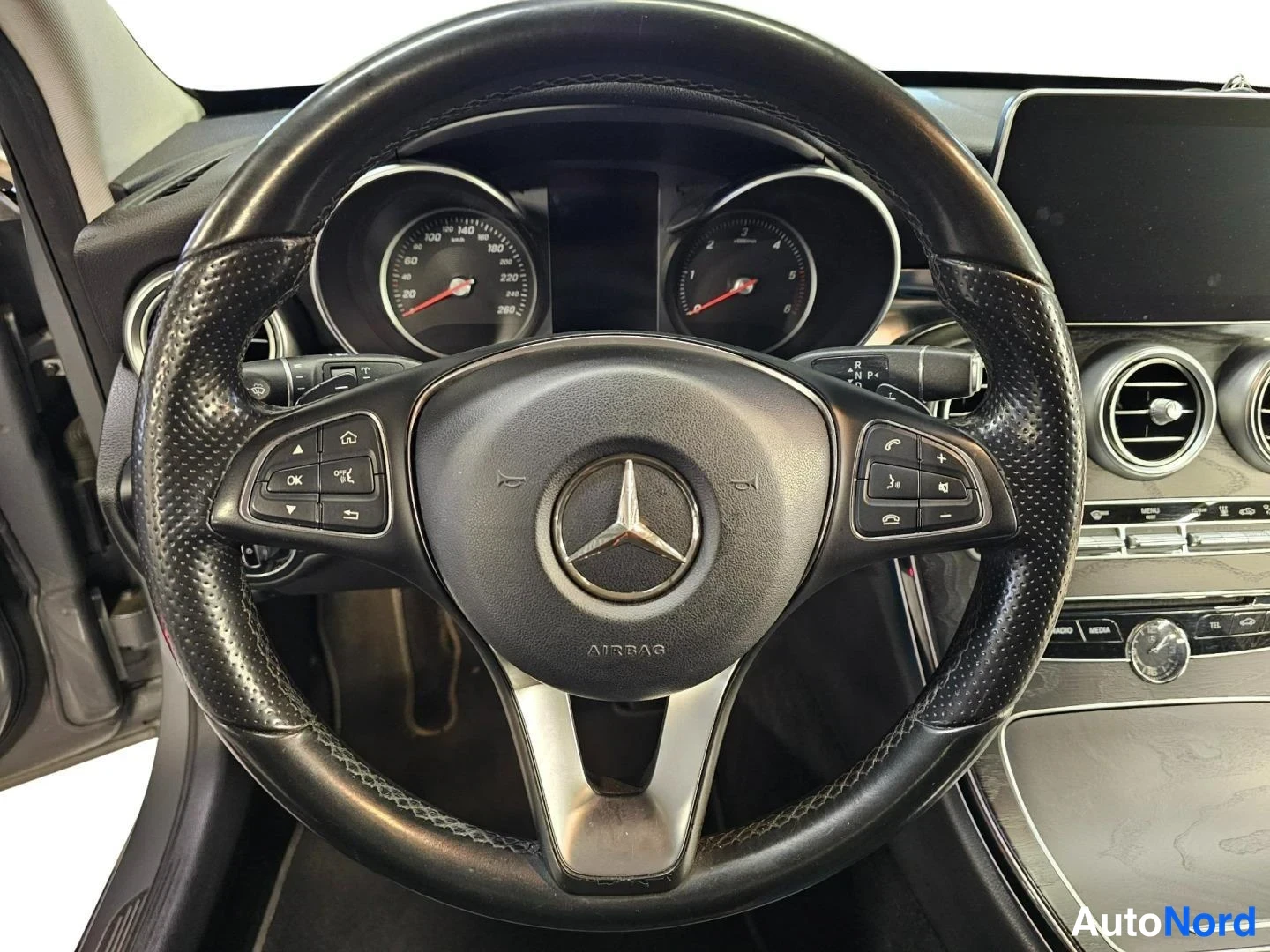 Harmaa Mercedes-Benz C 250 d 4MATIC 2015, ohjaamo, kuva 6