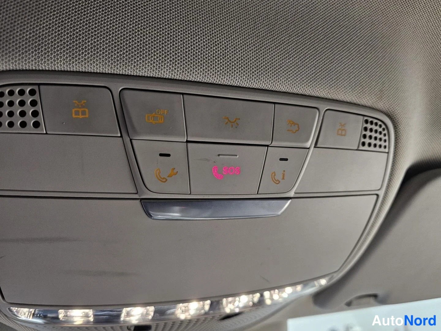 Harmaa Mercedes-Benz C 250 d 4MATIC 2015, yksityiskohta, kuva 22