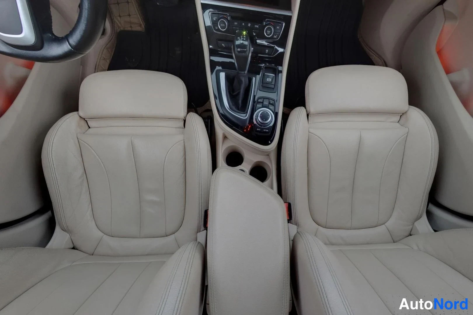 Hopea BMW 225 F45 2016, etuistuimet, kuva 10