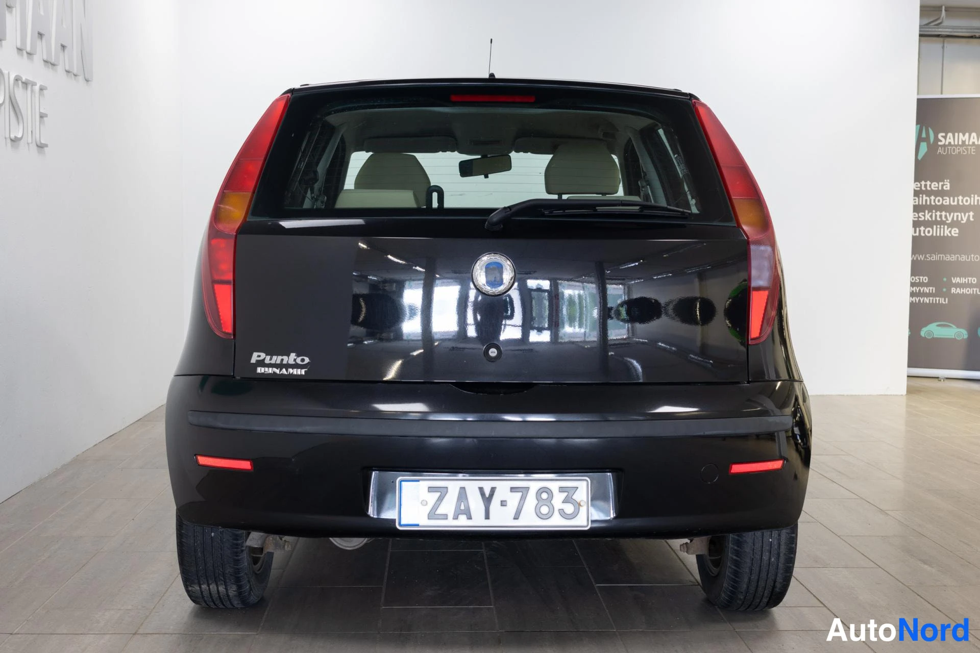 Musta Fiat Punto 2006, takaa, kuva 5