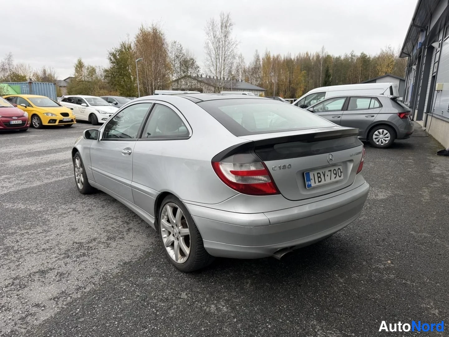 Harmaa Mercedes-Benz C 180 2006, takaviisto, kuva 2