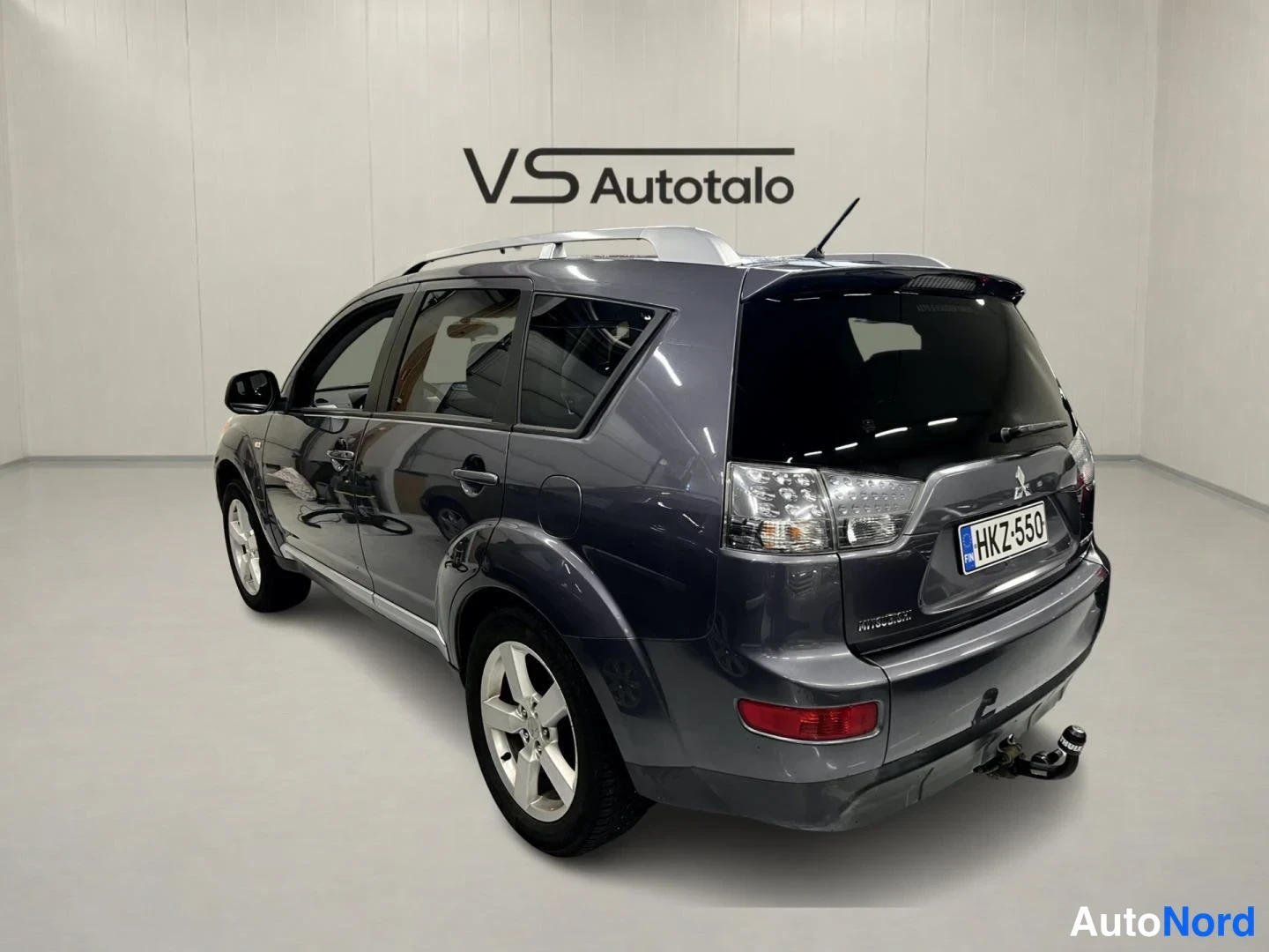 Harmaa Mitsubishi Outlander 2009, takaviisto, kuva 5