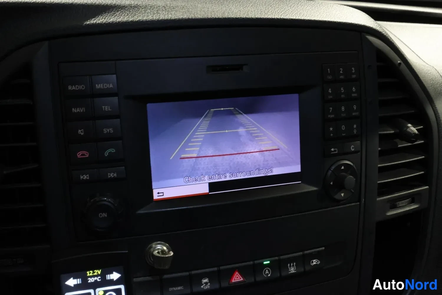 Valkoinen Mercedes-Benz Vito 2021, yksityiskohta, kuva 25