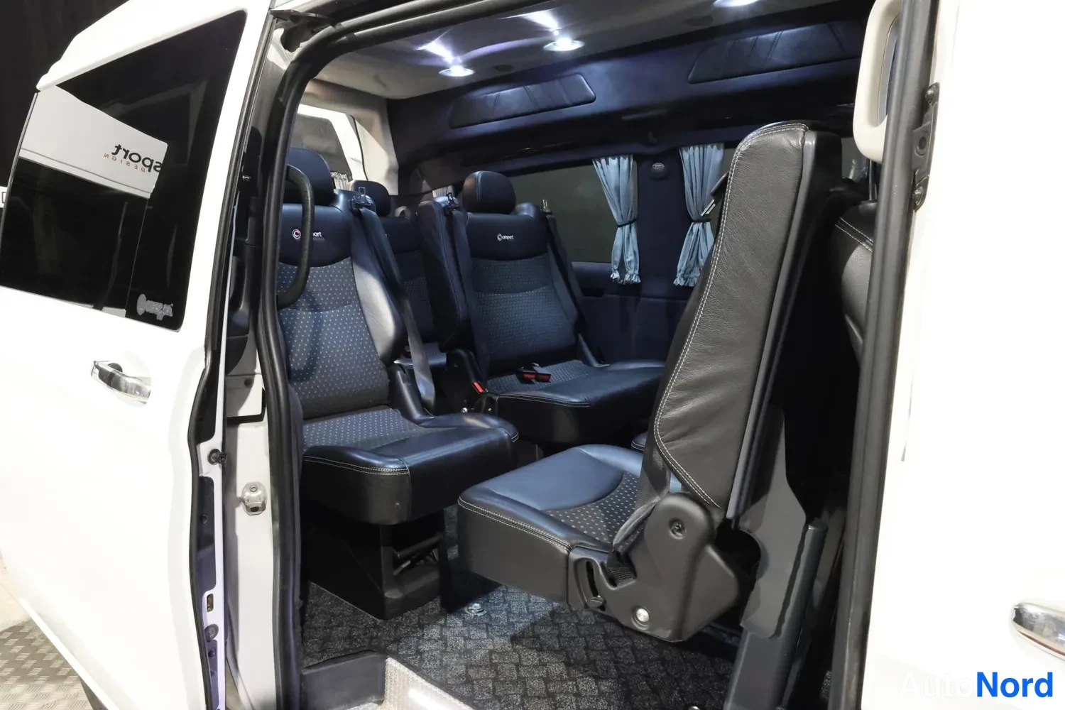 Valkoinen Mercedes-Benz Vito 2021, takaistuimet, kuva 20