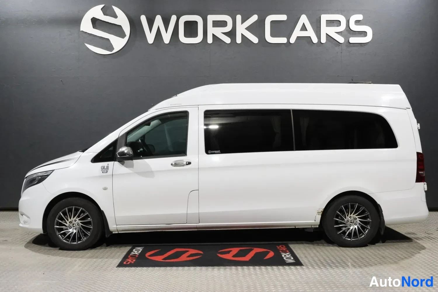 Valkoinen Mercedes-Benz Vito 2021, etuviisto, keula vasemmalle, kuva 3