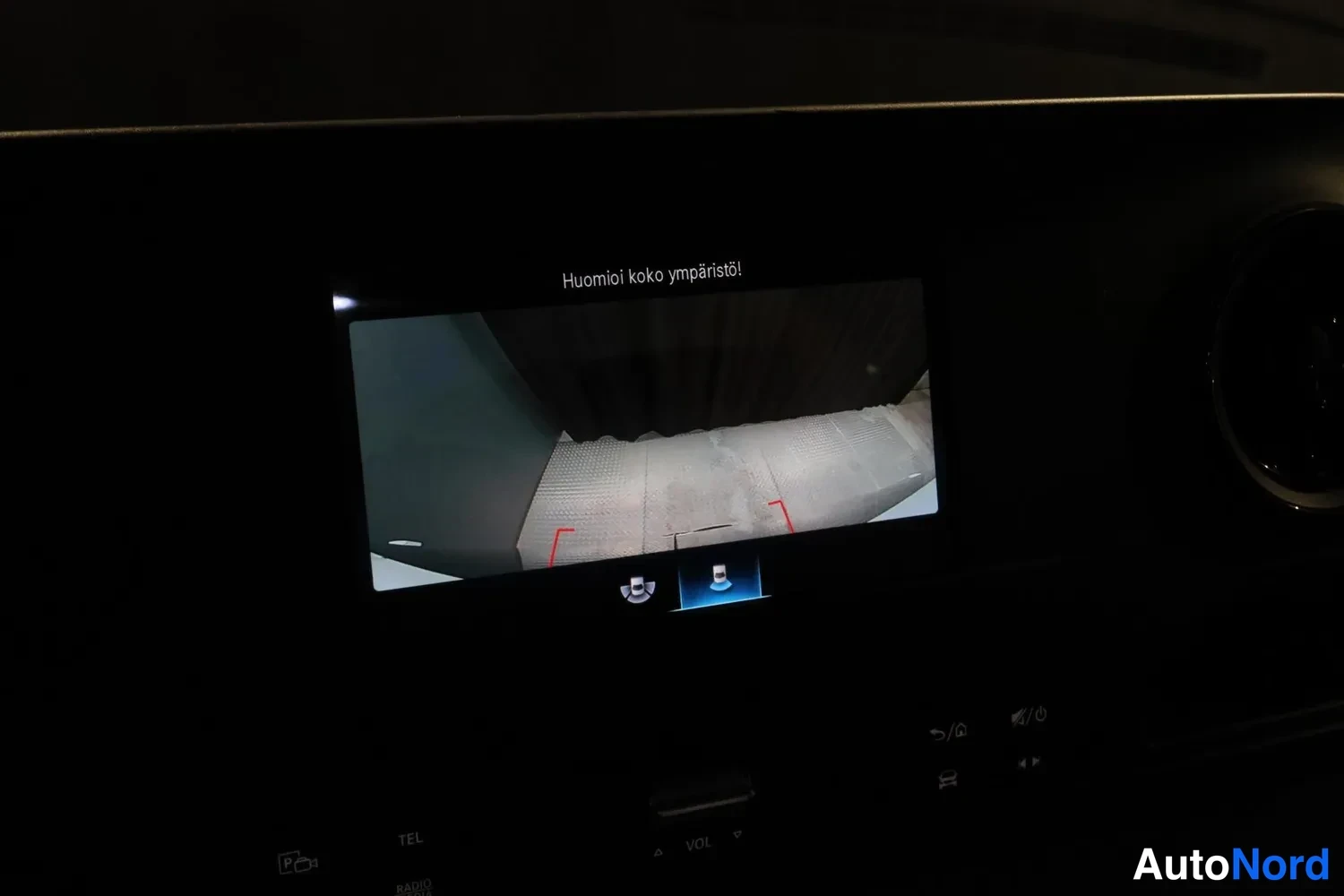 Valkoinen Mercedes-Benz Sprinter 2022, yksityiskohta, kuva 29