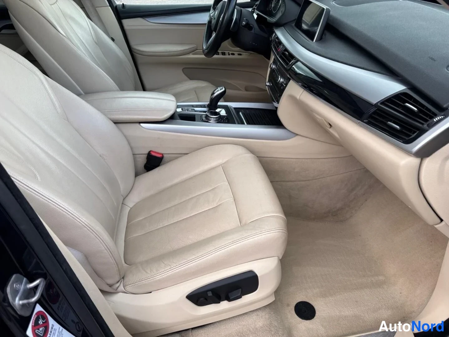 Blå BMW X5 xDrive30d 2014, framsäten, bild 13