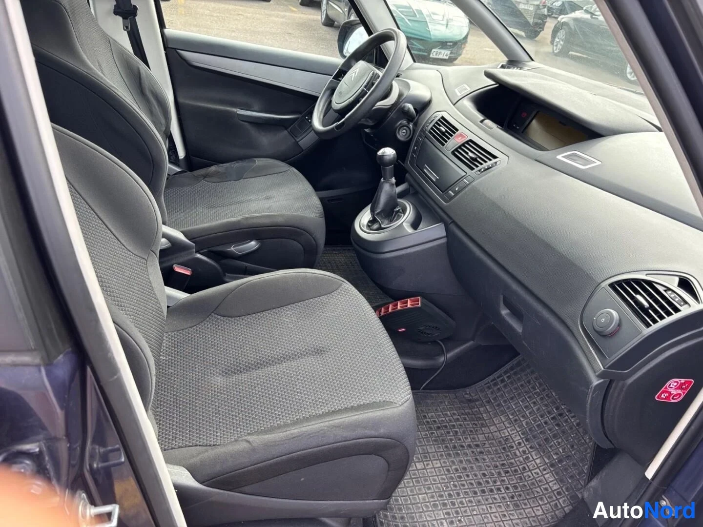 Blå Citroen C4 Picasso 2010, framsäten, bild 11