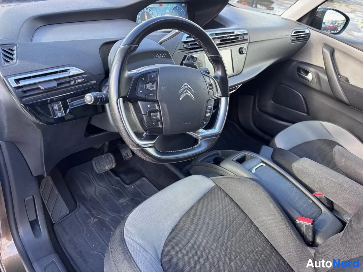 Brun Citroen Grand C4 Picasso 2015, förarplats, bild 11
