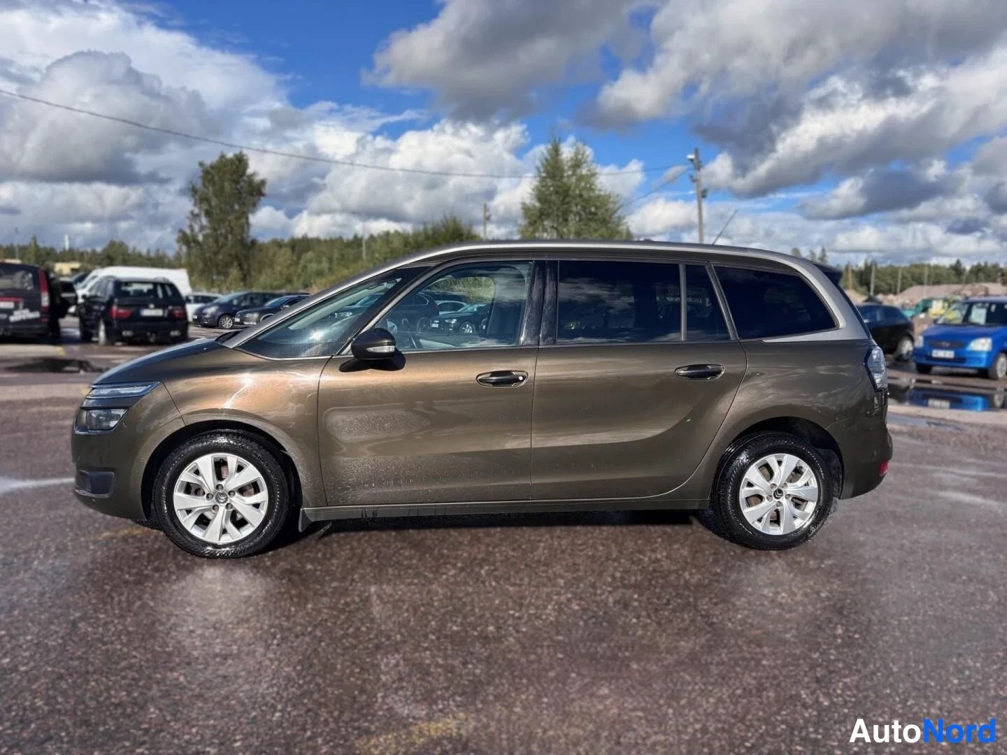 Brun Citroen Grand C4 Picasso 2015, från sidan, bild 5