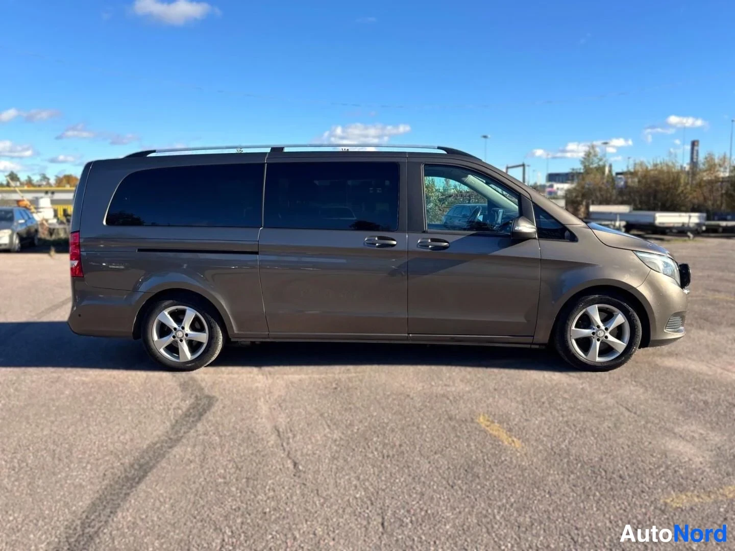Grå Mercedes-Benz V 250 d 4MATIC 2015, från sidan, bild 6