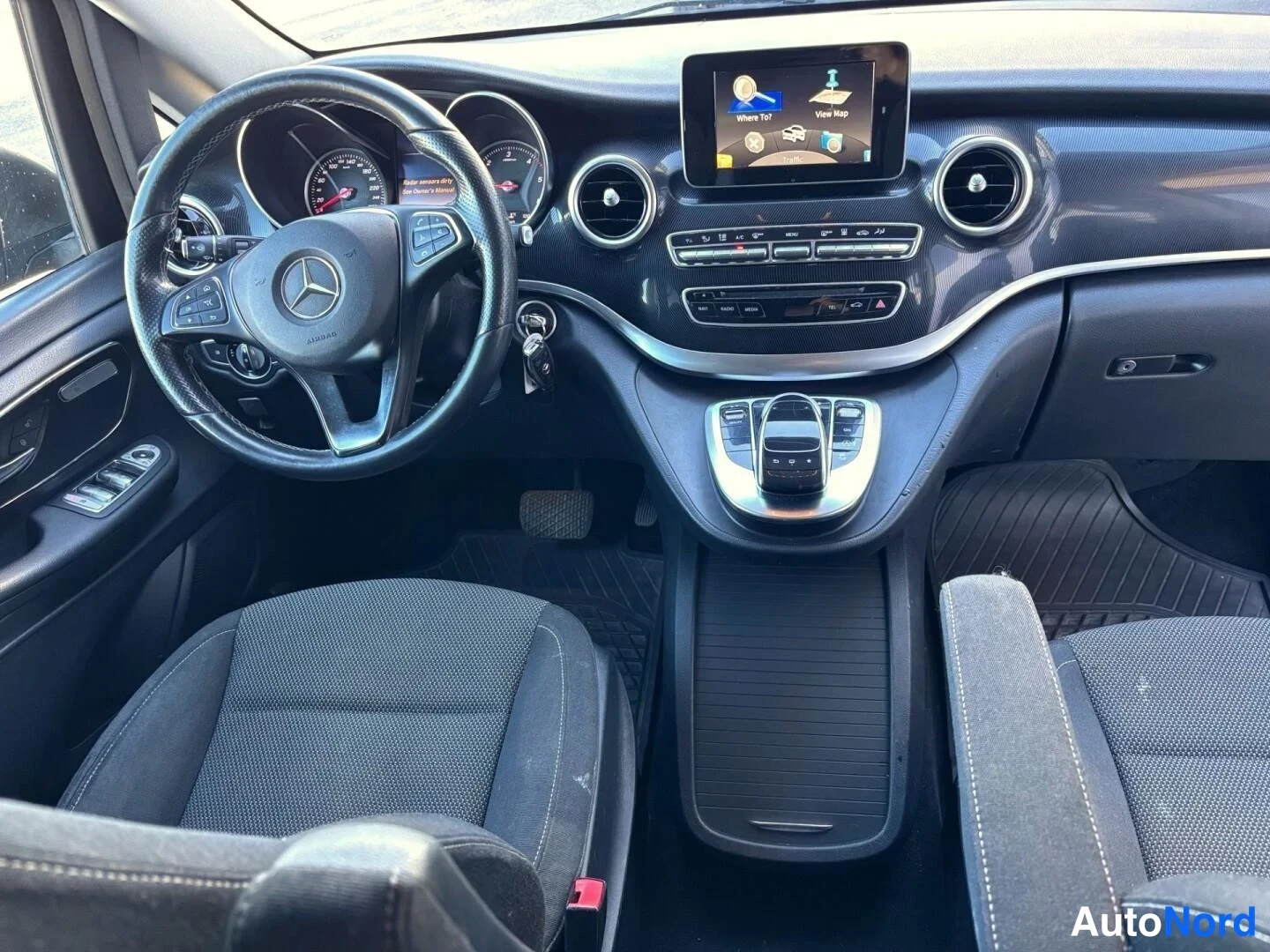 Grå Mercedes-Benz V 250 d 4MATIC 2015, förarplats, bild 9