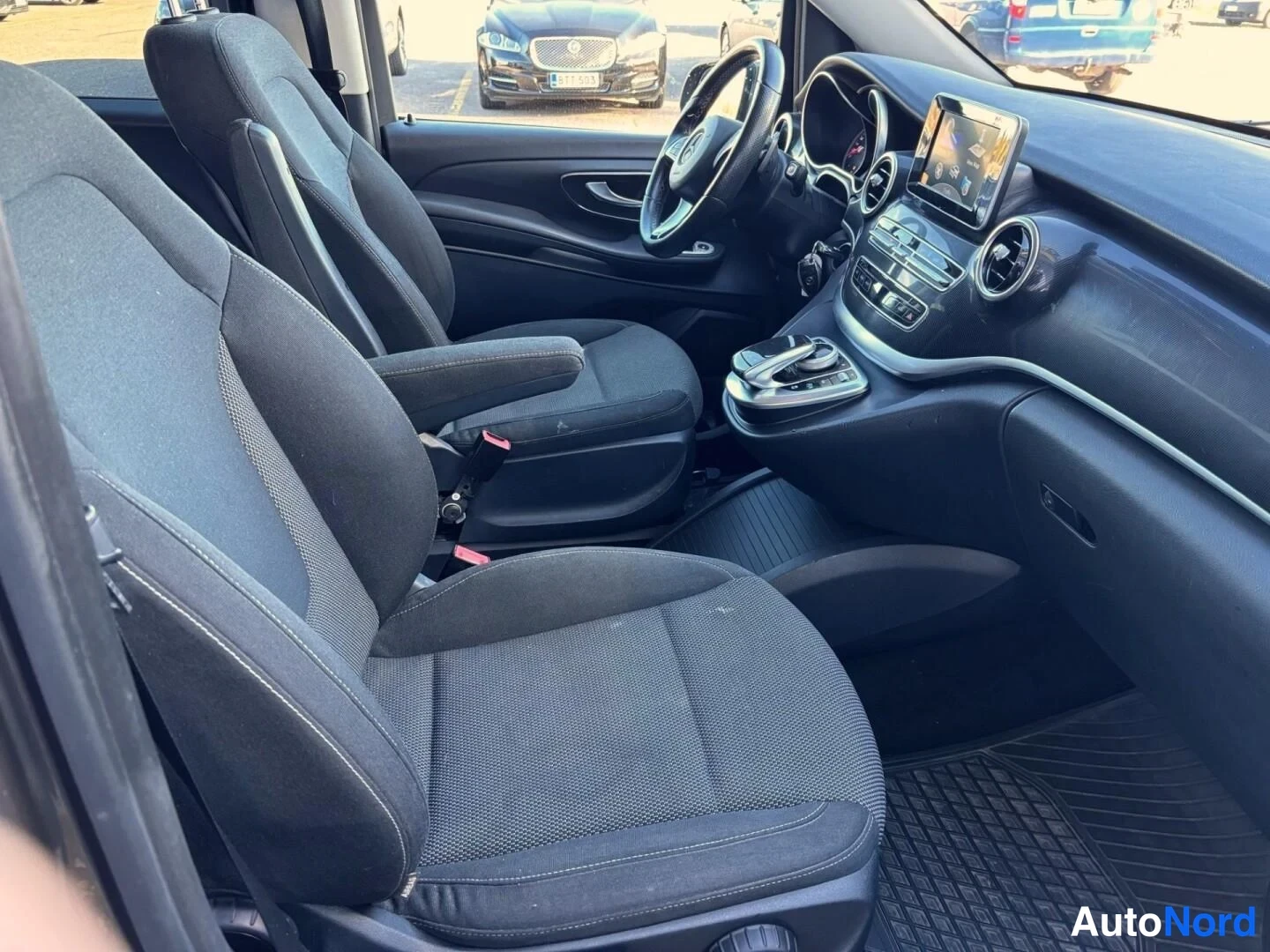 Grå Mercedes-Benz V 250 d 4MATIC 2015, framsäten, bild 11