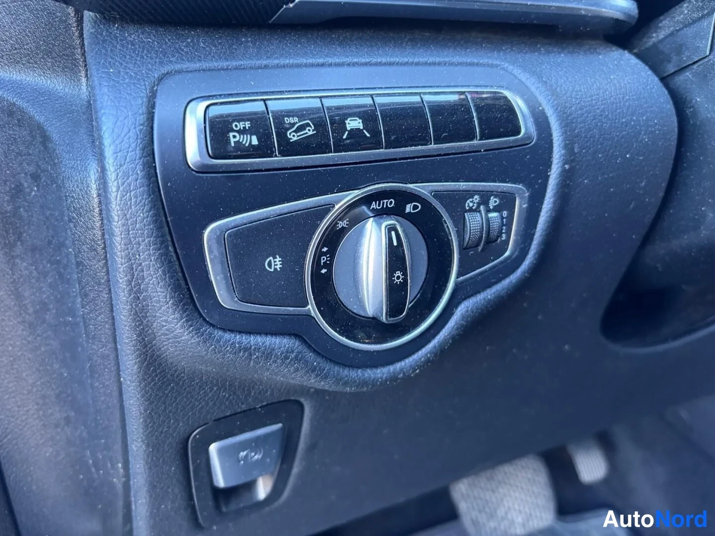 Grå Mercedes-Benz V 250 d 4MATIC 2015, detalj, bild 15