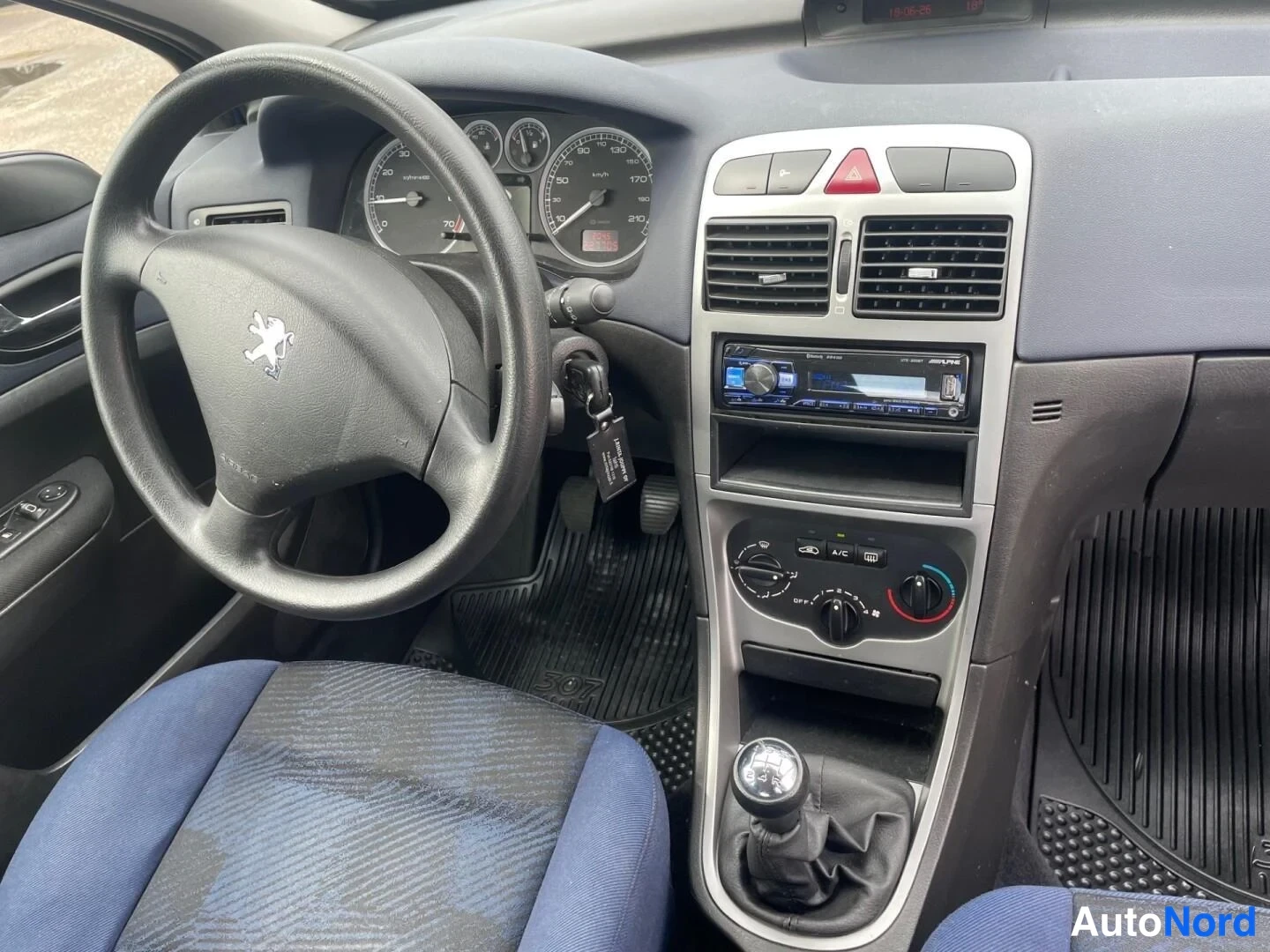 Blå Peugeot 307 2004, förarplats, bild 10