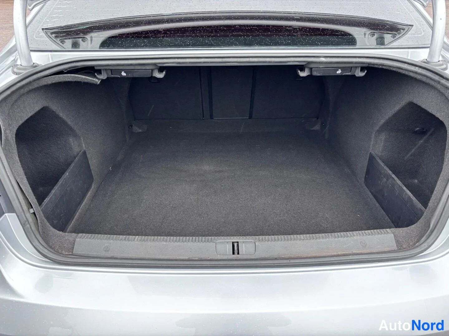 Grå Volkswagen Passat 2011, bagageutrymme, bild 14