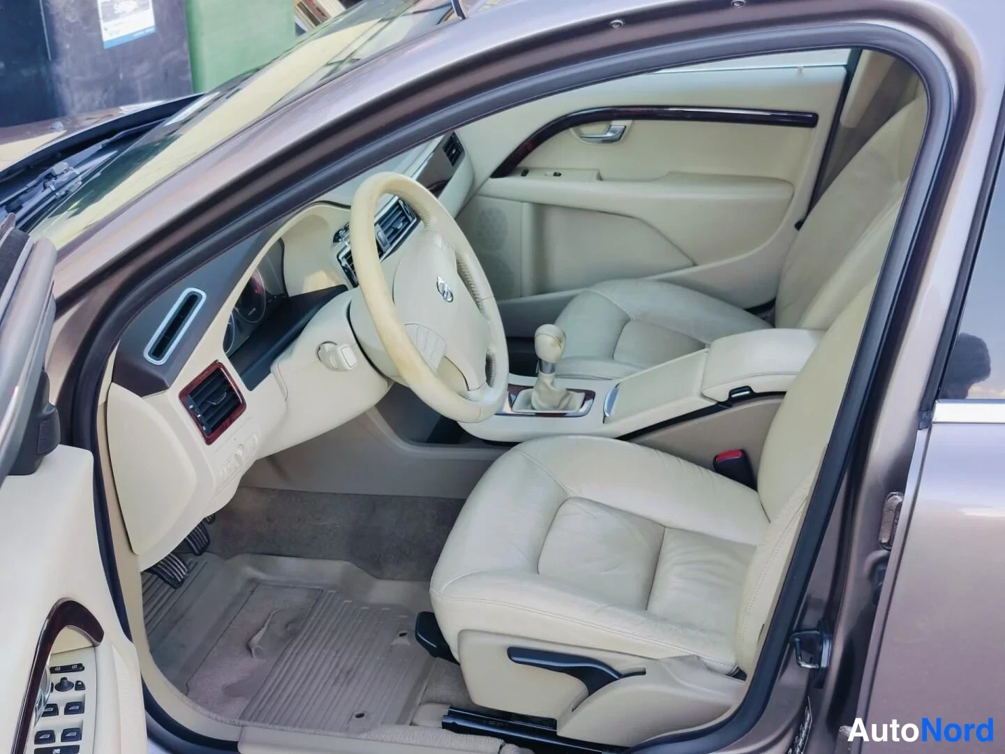 Grå Volvo S80 2007, förarplats, bild 11
