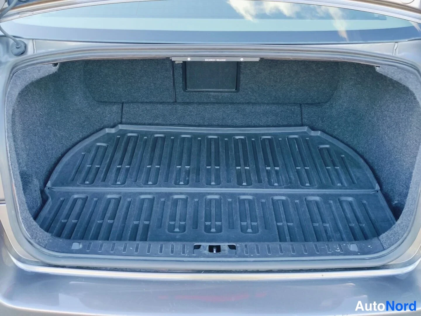 Grå Volvo S80 2007, bagageutrymme, bild 16