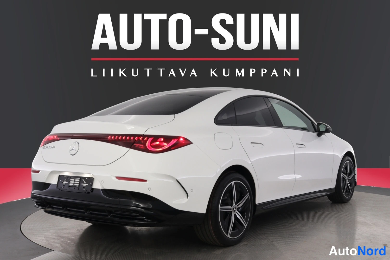 Valkoinen Mercedes-Benz CLA 2026, takaviisto, kuva 5